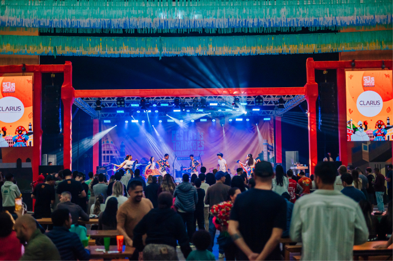Festa das Tradições Brasileiras reúne 4.145 pessoas na estreia, e Reginaldo Sama sobe ao palco nesta sexta, às 19h
