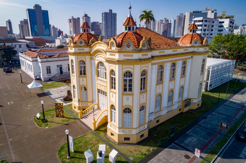 Itajaí recebe comitiva chinesa para intercâmbio nos setores de inovação e saúde