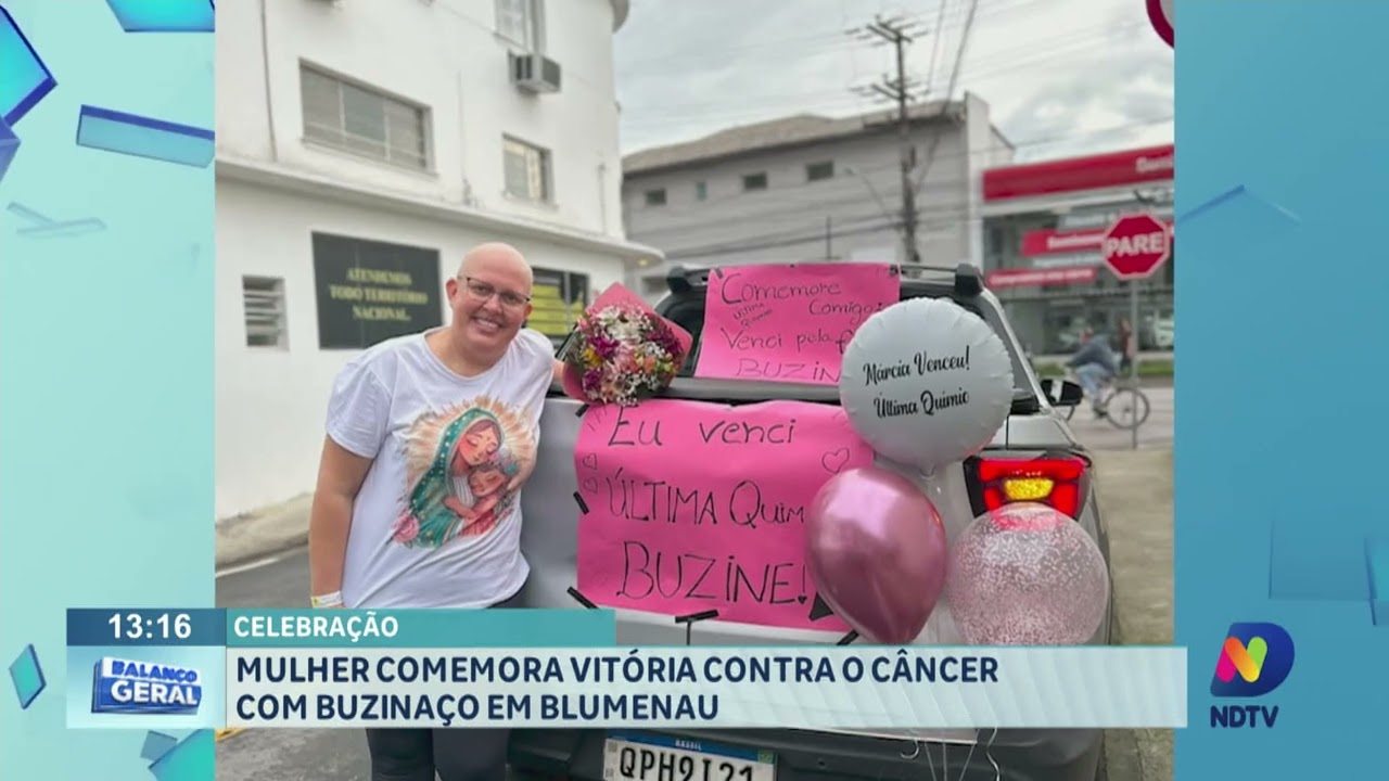 Celebração: mulher comemora vitória contra o câncer com buzinaço em Blumenau