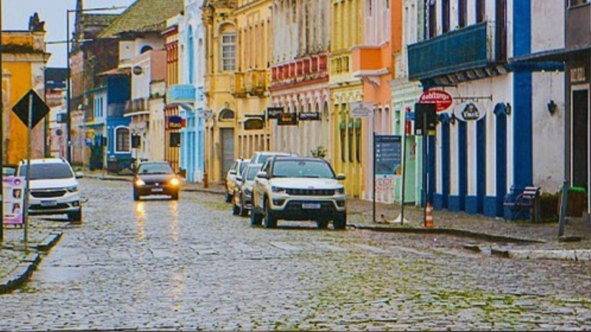 Alerta vermelho do Ciclone Bomba faz evento em SC ser adiado; ventos podem chegar a 100 km/h