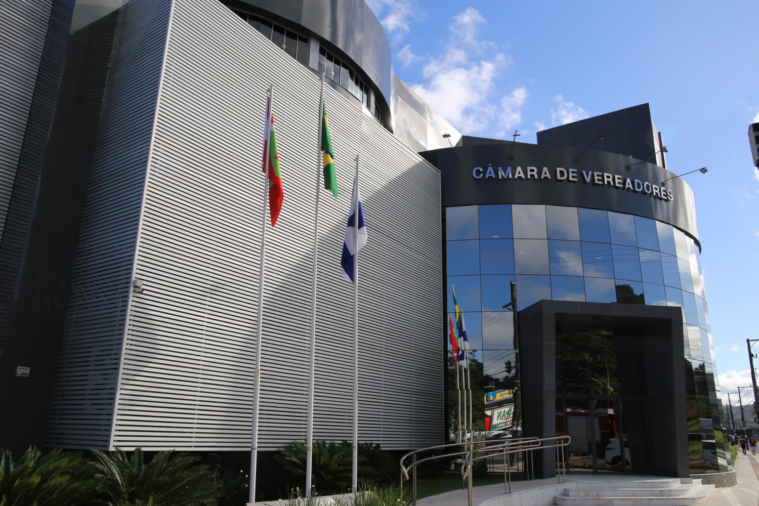 Câmara de BC altera horário do expediente e das sessões entre 17/08 e 02/10