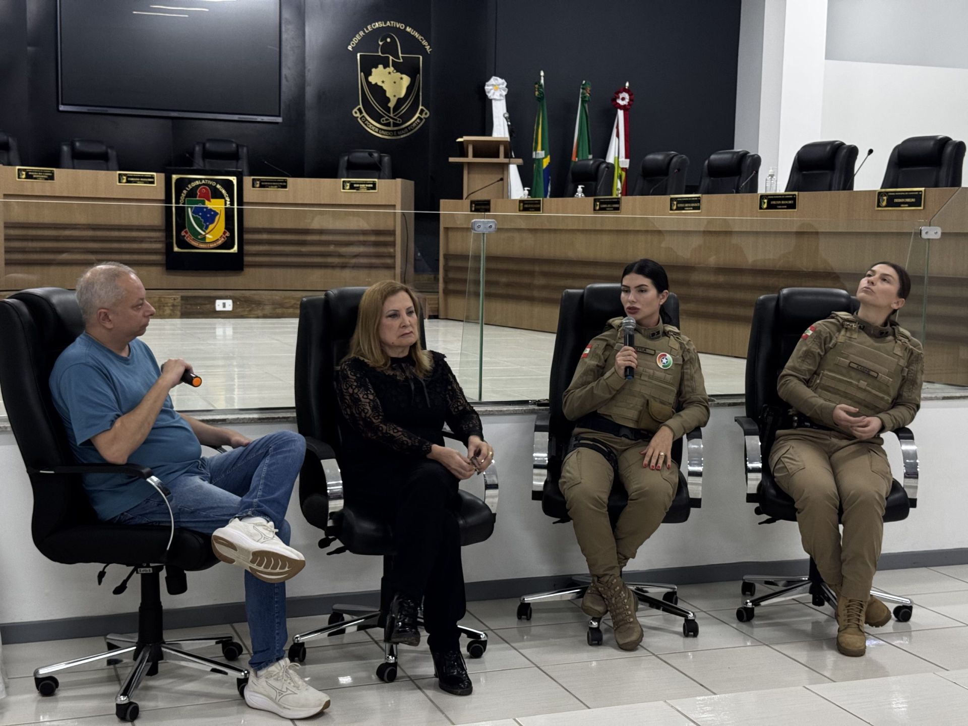 Agosto Lilás promove roda de conversa sobre violência contra a mulher em Camboriú