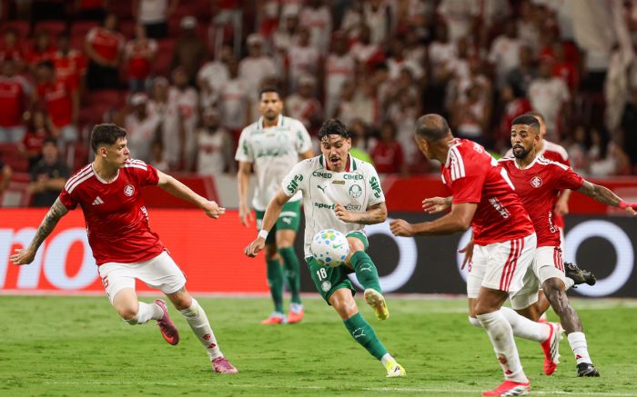 Em situações opostas, Palmeiras e Inter se enfrentam em São Paulo