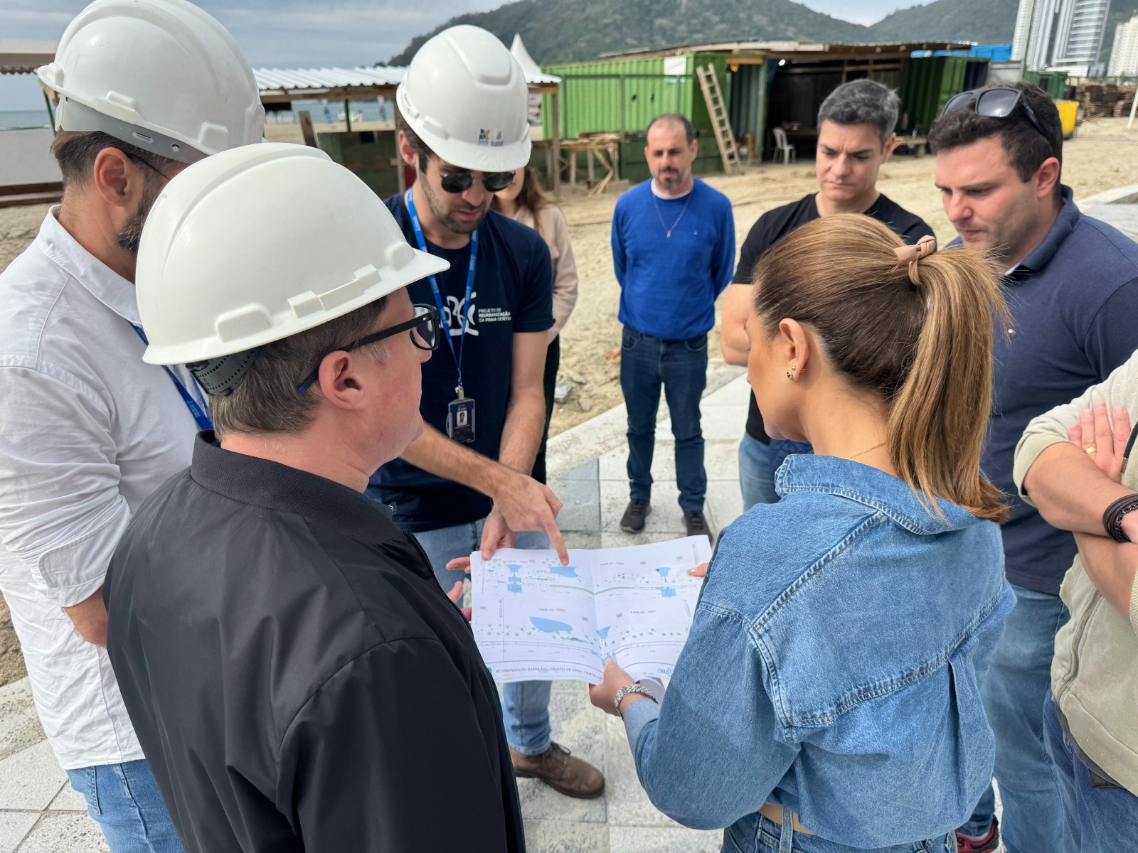 Reunião técnica alinha próximas etapas da obra de reurbanização da orla da Praia Central