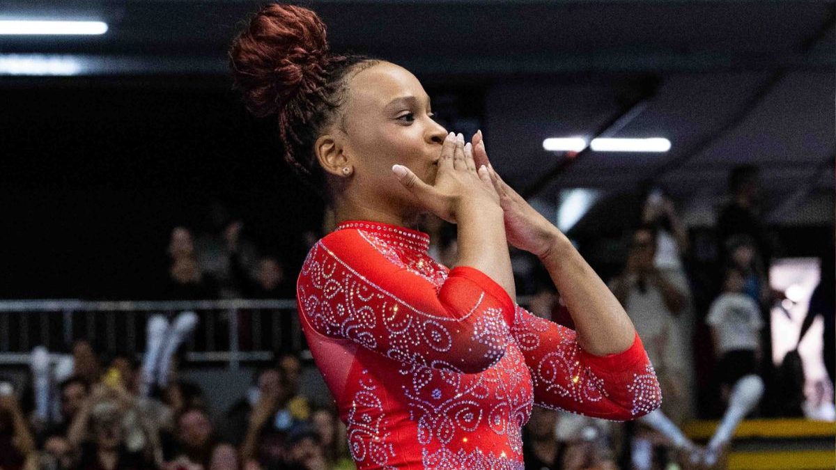 VÍDEO: Rebeca Andrade impressiona com salto que teve a maior nota do mundo em 2026