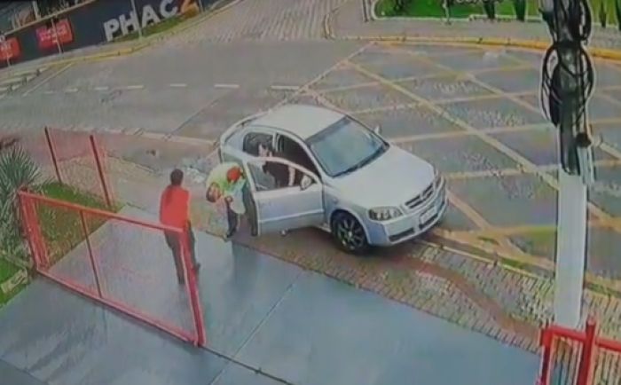 Bombeiros salvam bebê de um mês em Porto Belo