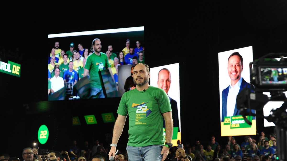 Carlos Bolsonaro declara R$ 2,78 milhões em bens, mas não informa imóvel em Santa Catarina