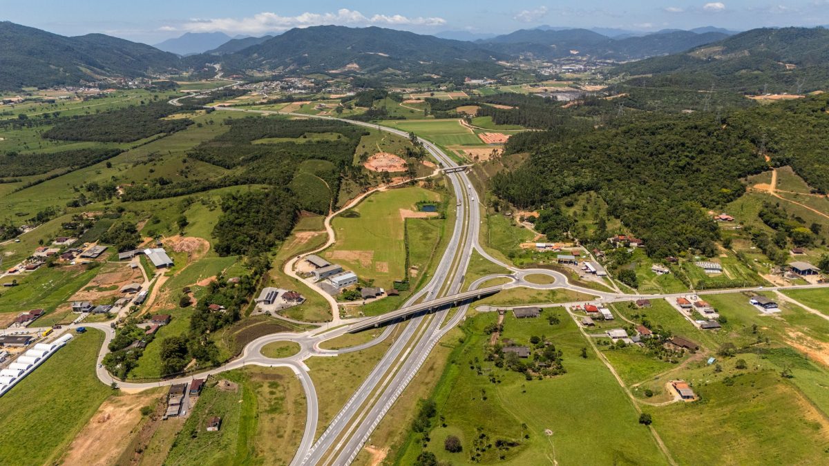 Trecho do Contorno Viário de Florianópolis será totalmente bloqueado neste domingo; veja rotas alternativas