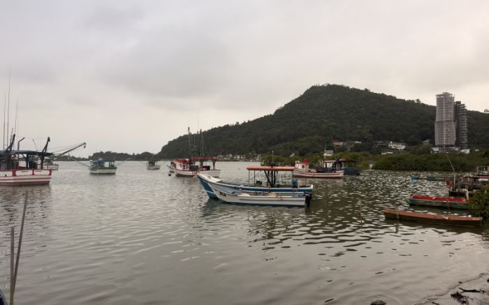 Defesa Civil alerta para chuva, vento forte e ressaca