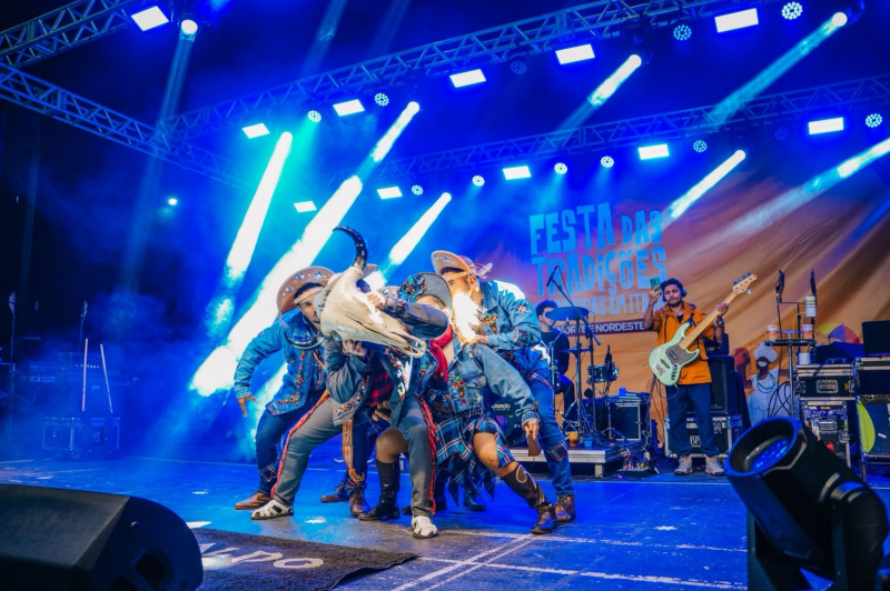 Festa das Tradições cresce 145% em público no segundo dia e mira 60 toneladas de alimentos como ingresso no evento