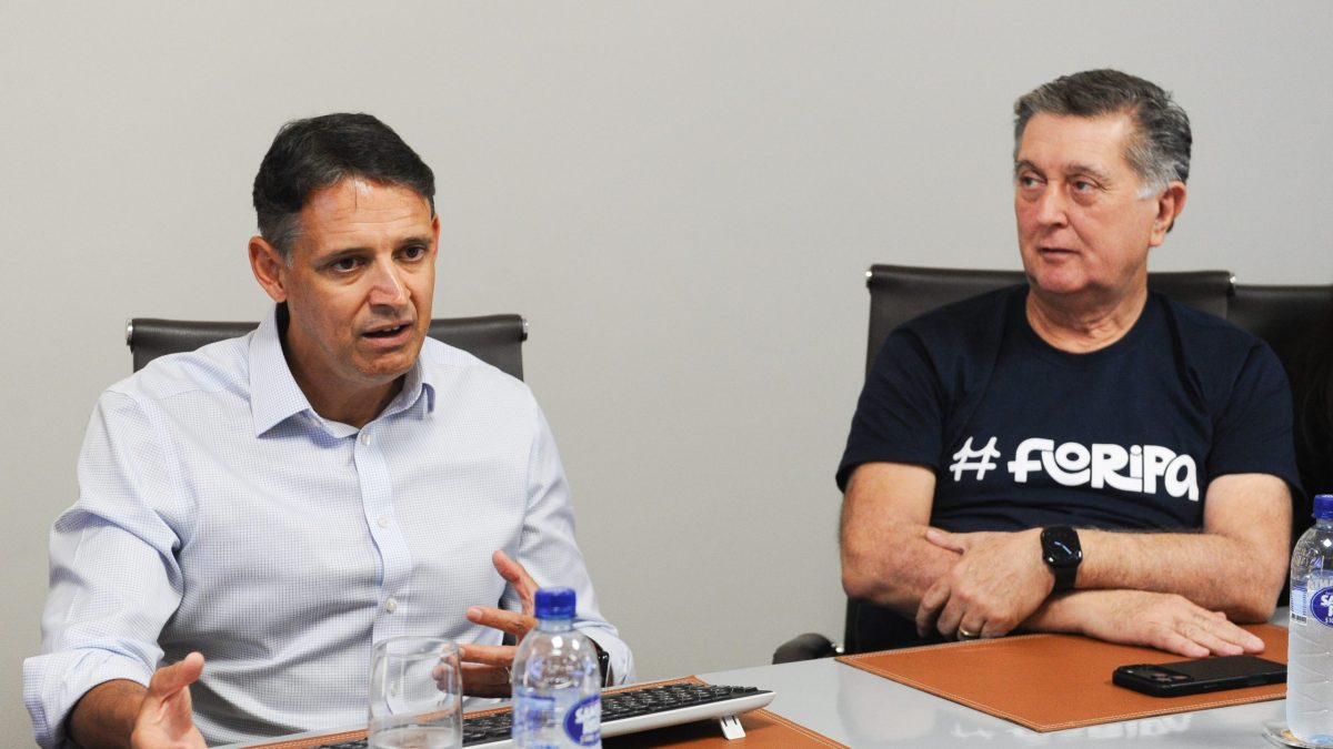 Topázio tenta segurar Thiago Peixoto em Florianópolis após convite para comandar Educação do DF
