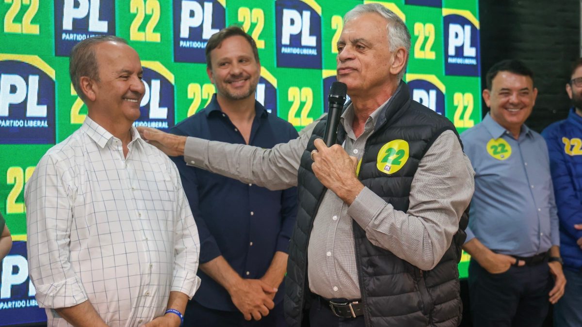 Prefeito de cidade mais segunda de SC toma decisão e reforça grupo de Jorginho Mello para 2026