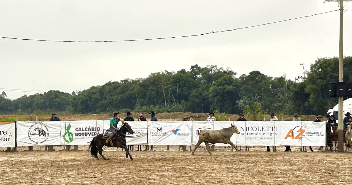 GALERIA - Provas campeiras movimentam programação do Rodeio Crioulo Nacional de Brusque