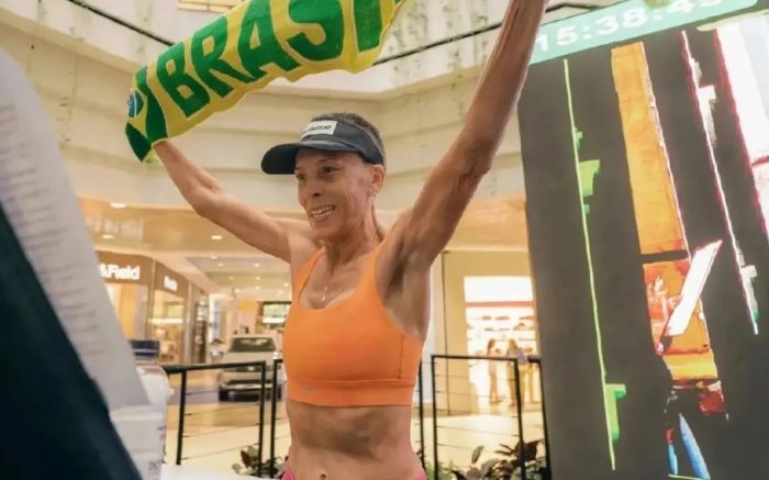 Débora Simas a 12 horas da quebra de recorde mundial em esteira