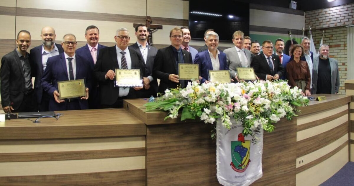 Câmara de Vereadores entrega Títulos de Cidadão Honorário nos 166 anos de Brusque