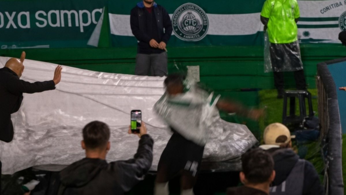 ‘Desapareceu’: Jacy cai em túnel em jogo do Brasileirão e deixa imprensa ‘em choque’ na Europa