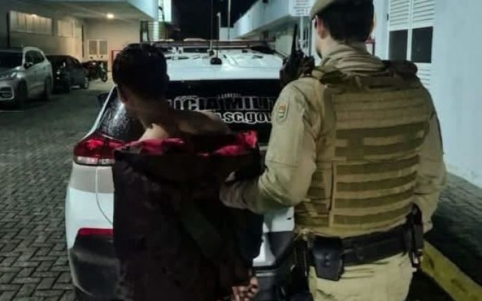 Construtor é morto a facadas durante briga com servente