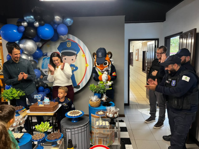 Guarda de Trânsito de Brusque vira tema de aniversário e reforça proximidade com a comunidade