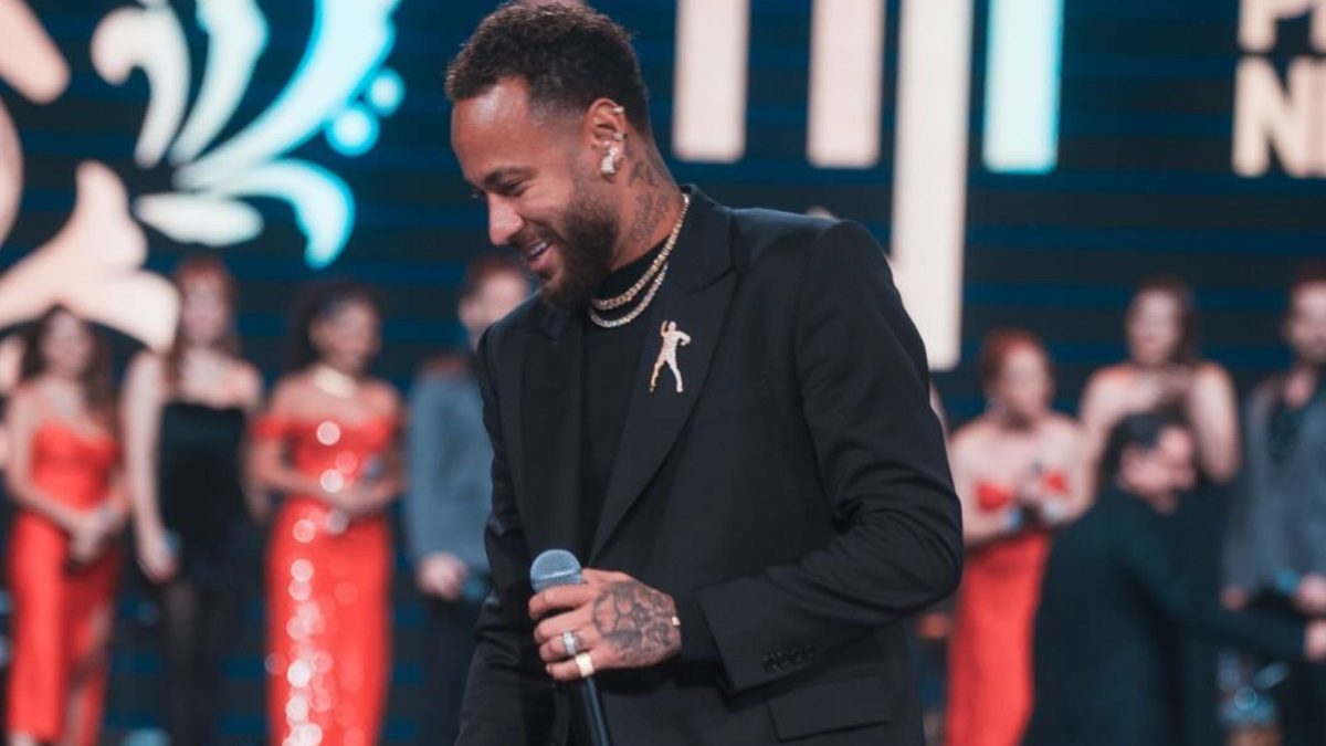 Neymar se impressiona com item de leilão e deixa aviso após horário de saída vir à tona: ‘Não atrapalhou’