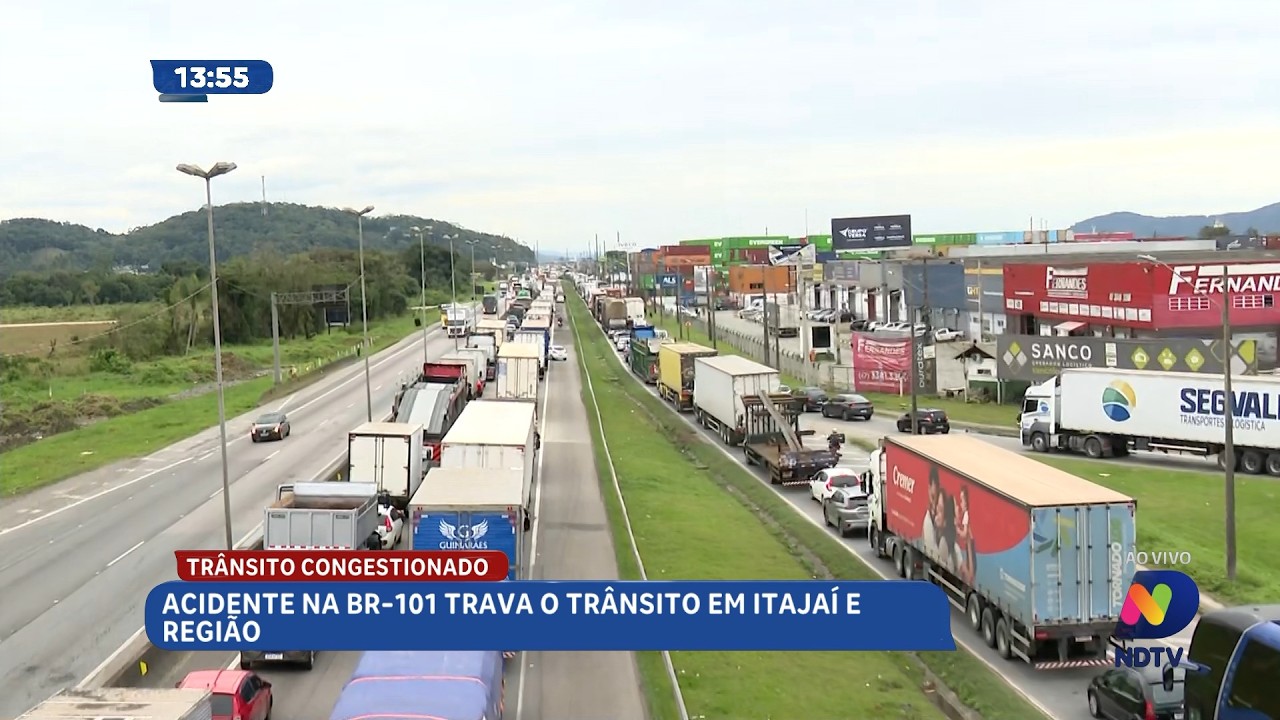 Acidente na BR-101 deixa trânsito congestionado em Itajaí e região
