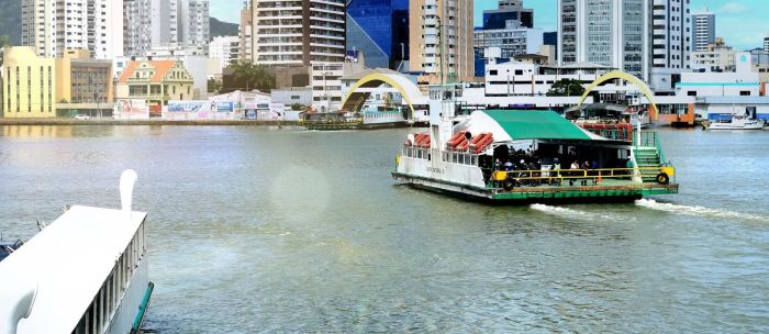 Passe gratuito no ferryboat entre Itajaí e Navegantes; saiba como funciona