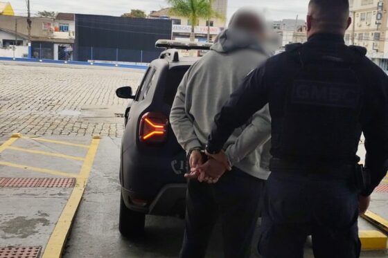 Procurado por coação no curso do processo é preso ao tentar embarcar para SP em BC