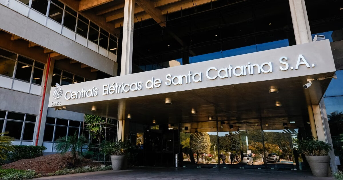 Celesc anuncia concurso com salários de até R$ 6,9 mil e vale-alimentação de quase R$ 2 mil