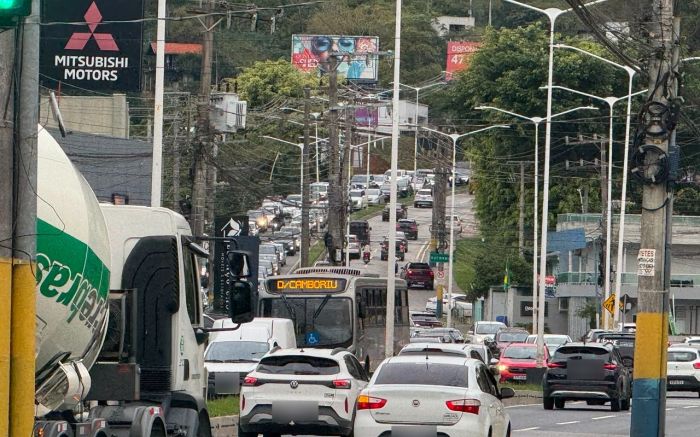 Caos na BR 101 congestiona Osvaldo Reis e ferry boat