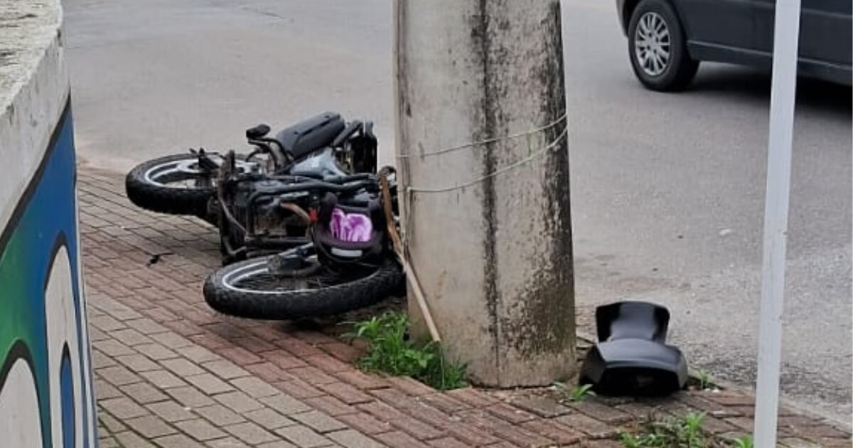 Motociclista fica gravemente ferida após acidente em Brusque