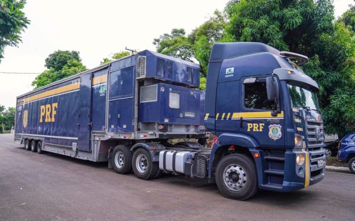 PRF leva cinema rodoviário e simulador de colisão a Navega