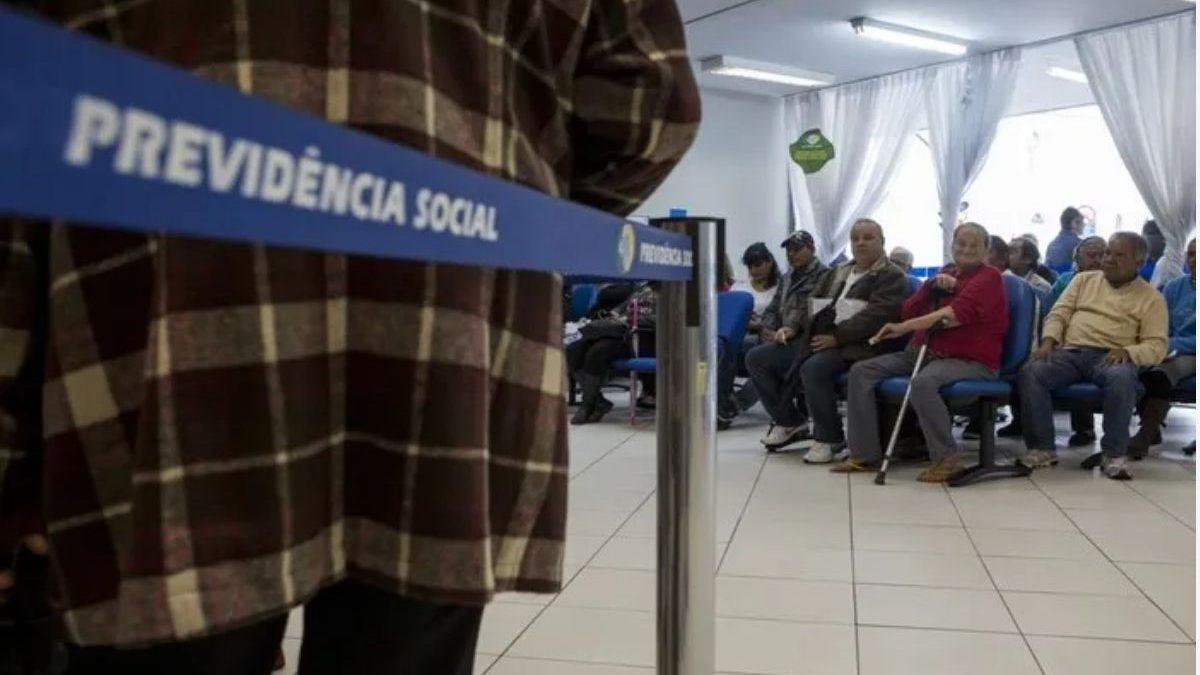 Aposentadoria do INSS: veja regras para homens e mulheres e qual a idade mínima para pedir o benefício em 2026