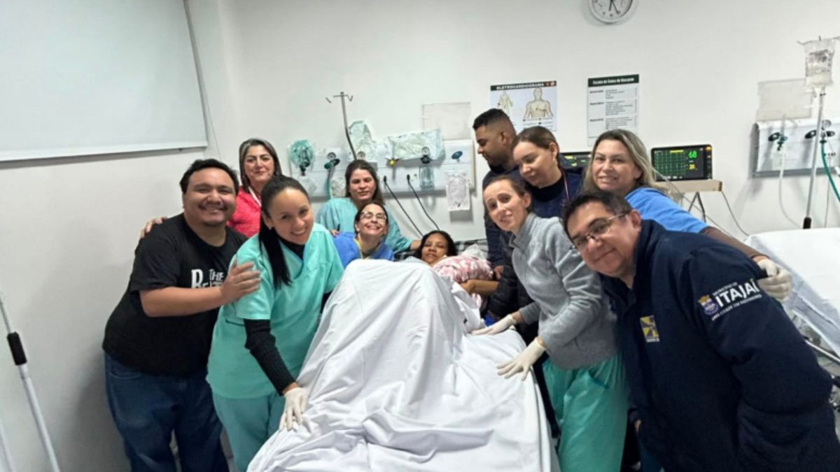 Bebê nasce dentro de carro na chegada a UPA em SC e mobiliza equipe de saúde durante troca de plantão
