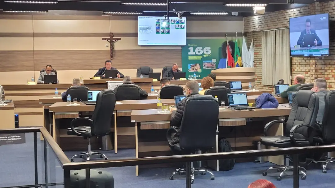 (VÍDEO) Vereador cobra medidas contra descarte irregular de entulho