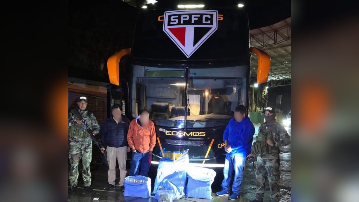 Polícia apreende mais de 85 kg de maconha em ônibus contratado para transportar jogadores do São Paulo na Bolívia