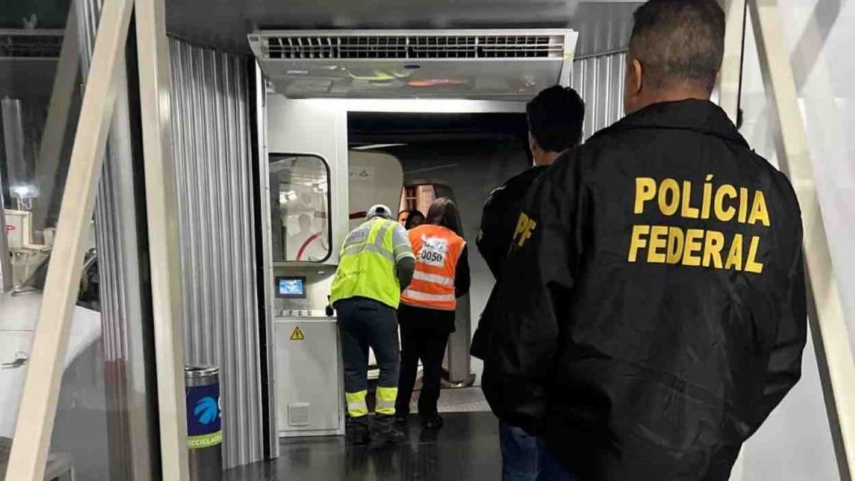 Quatro passageiros são retirados de voo em Foz do Iguaçu após comentário sobre bomba em caixa de som