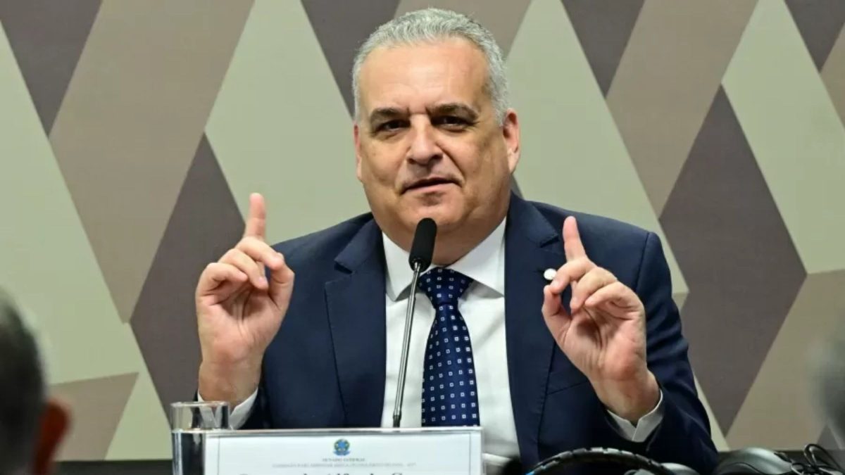 Denunciante muda versões sobre acusação de estupro contra vice de Flávio Bolsonaro