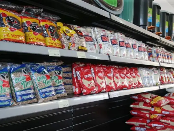 Preço da cesta básica recua, mas alta anual chega a quase 12% em Brusque
