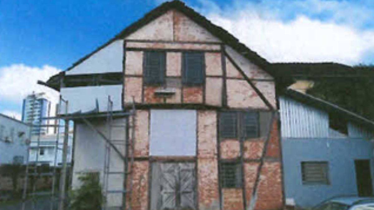 Prédio enxaimel na rua mais famosa de Joinville será restaurado em obra de quase R$ 1 milhão