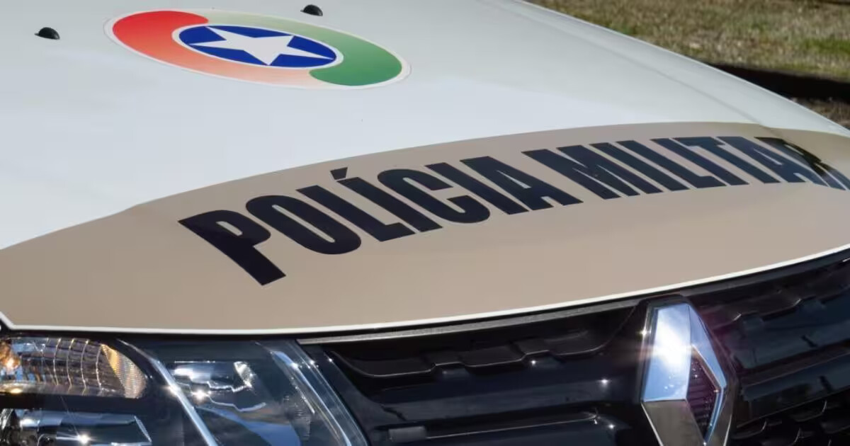 Mulher é esfaqueada pelo ex-companheiro e homem em situação de rua imobiliza suspeito em SC