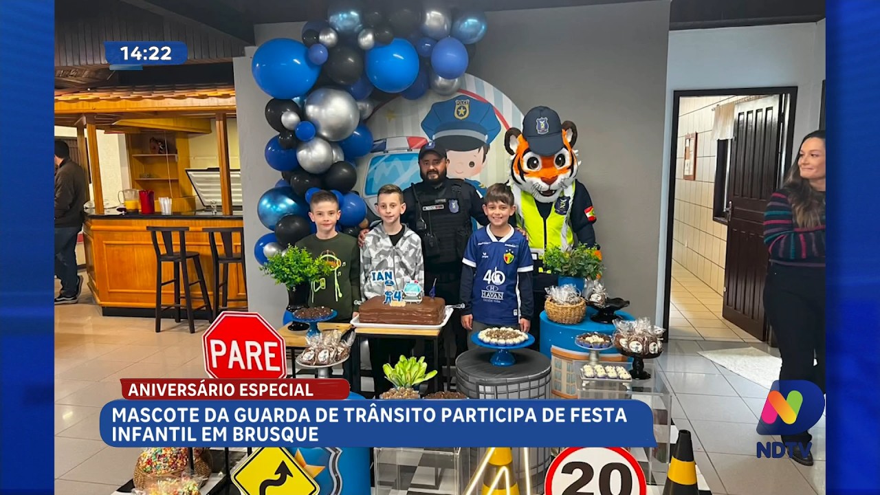 Mascote da Guarda de Trânsito participa de festa infantil em Brusque