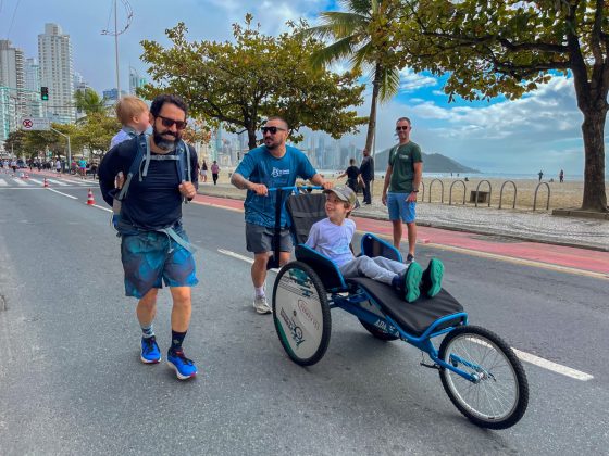 Projeto Pernas Solidárias terá corrida com triciclos adaptados na orla de BC