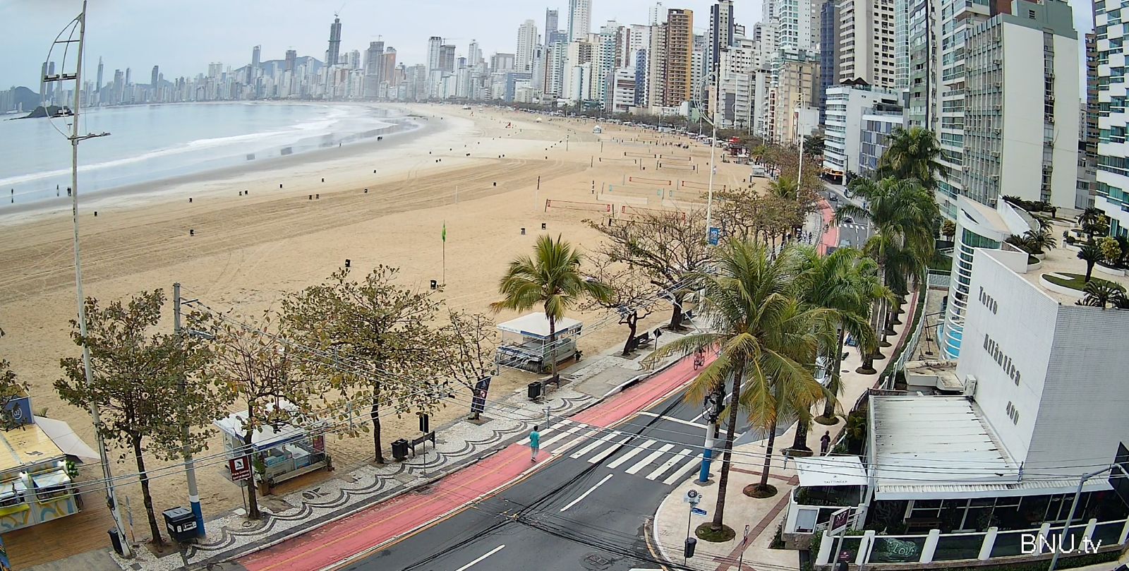 Fim de semana terá chuva forte no sábado e melhora no domingo em Balneário Camboriú
