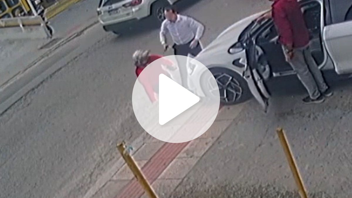 Idosa é empurrada após reclamar de carro estacionado na calçada em São José