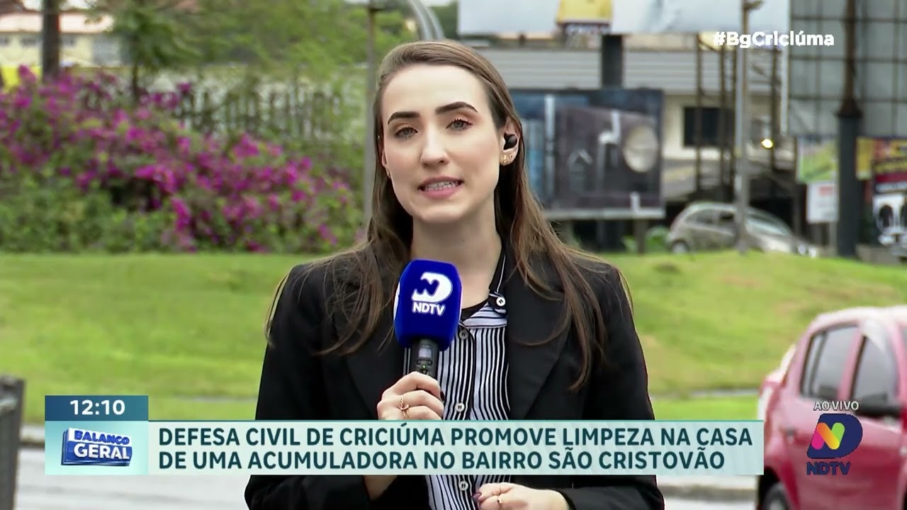 Casa de acumuladora passa por mutirão da Defesa Civil em Criciúma