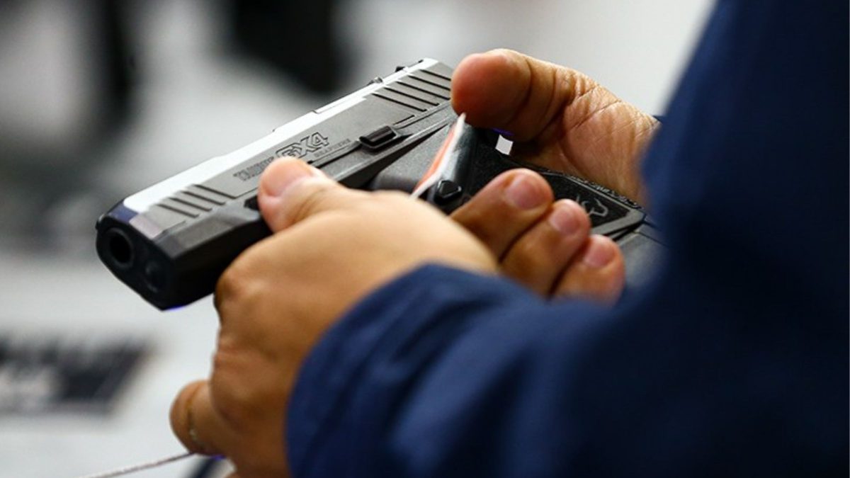 O tabu caiu: esquerda e direita levam armas aos planos de governo