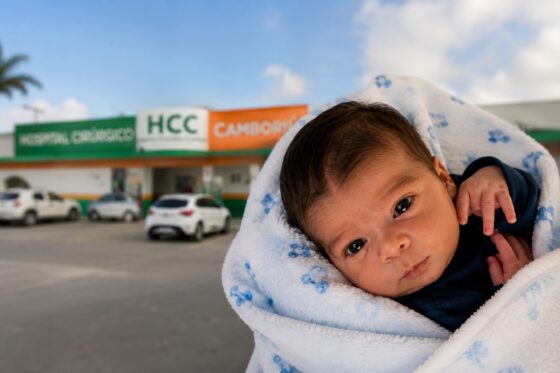 Bebê de 45 dias recebeu medicação acima da prescrita no Hospital de Camboriú antes de morrer, aponta prontuário