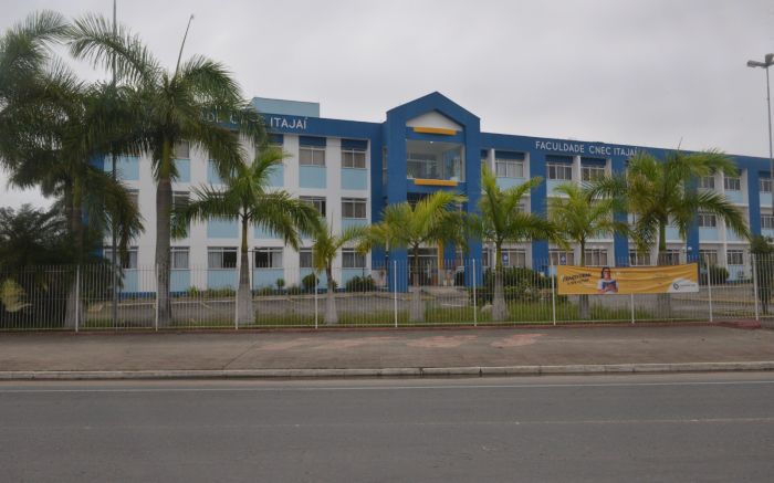 Prefeitura vai fazer da antiga faculdade Fayal a maior escola pública integral de SC