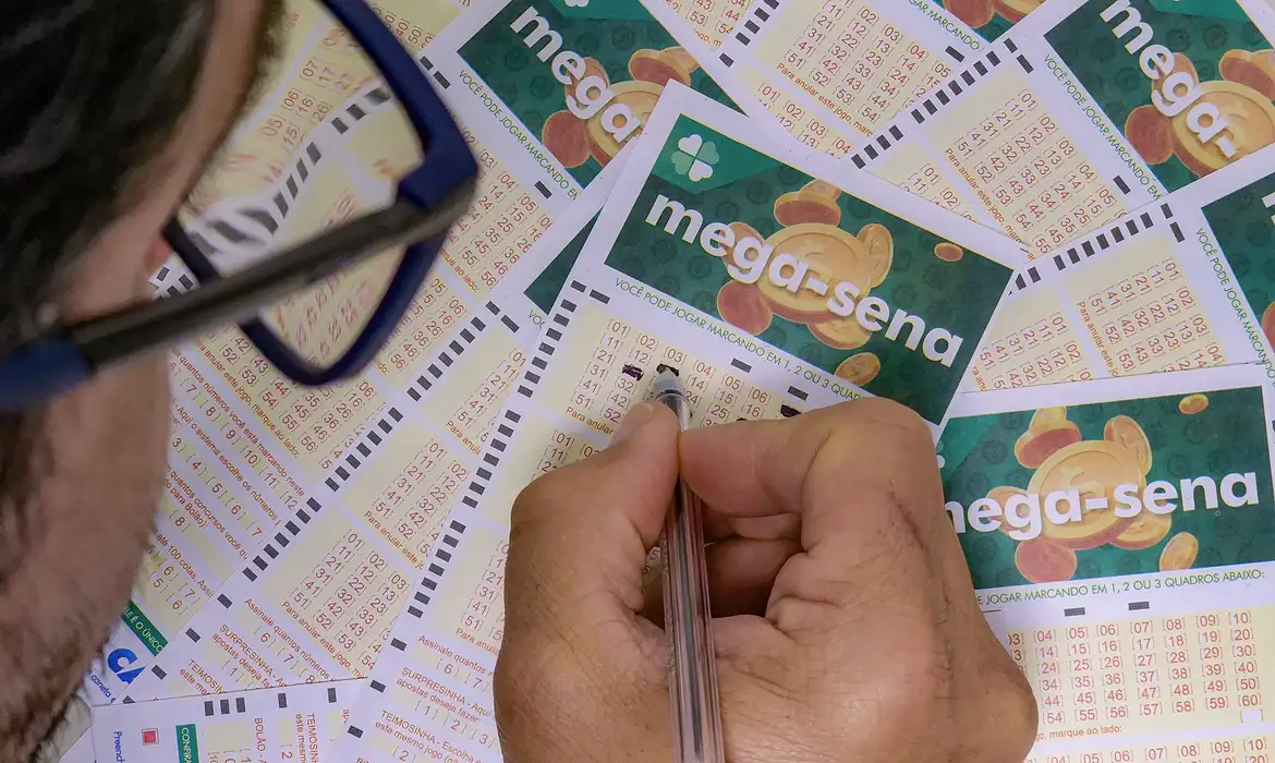 Mega-Sena 3044 acumula e premiação pode chegar a R$ 38 milhões no domingo (16)