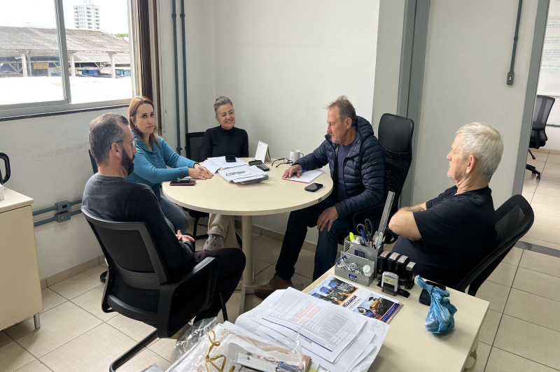 Prefeitura mantém equipes de prontidão diante da previsão de chuva em Itajaí