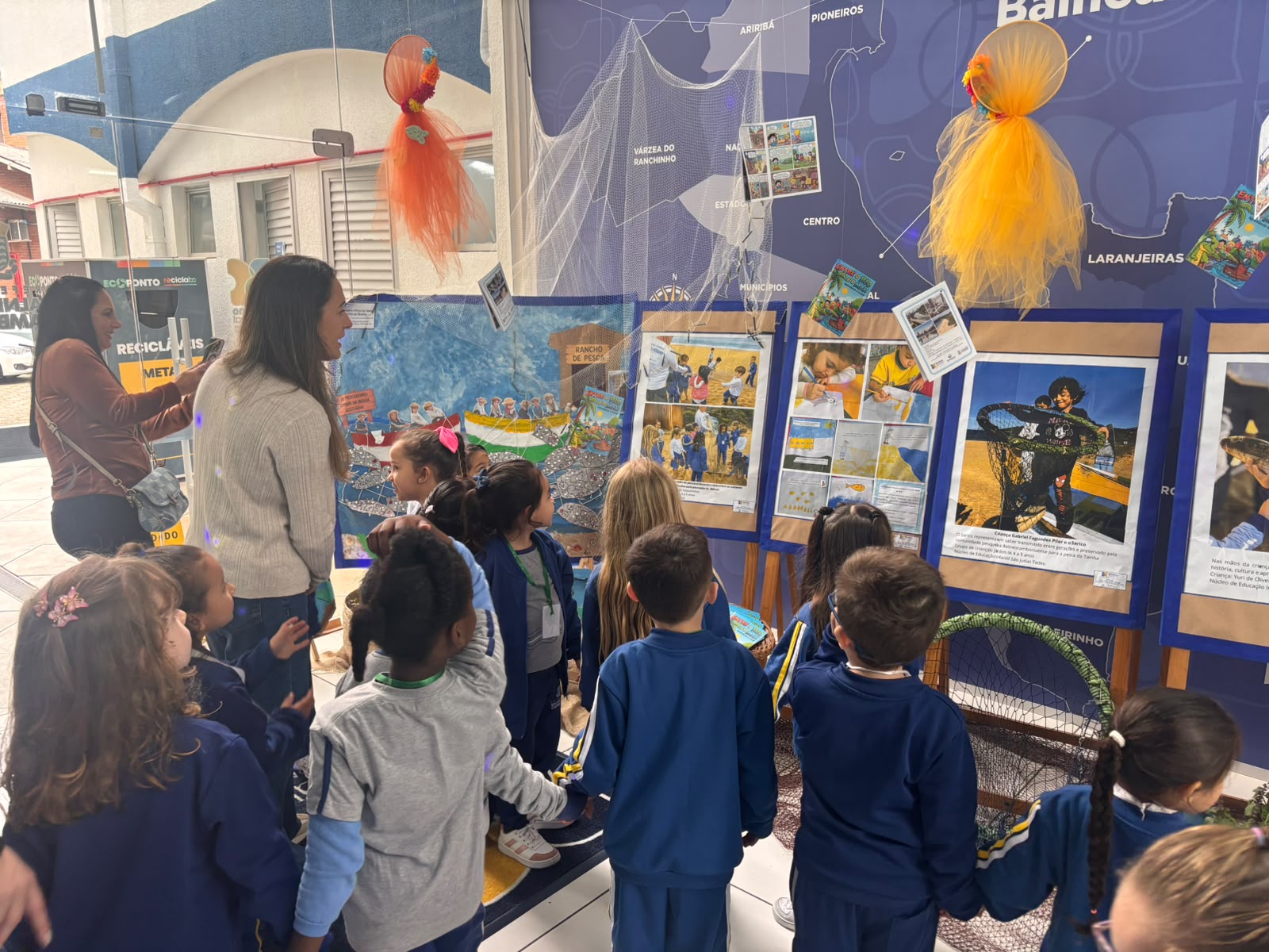 Crianças do N.E.I. Cristo Luz visitam exposição de educação ambiental no Paço Municipal